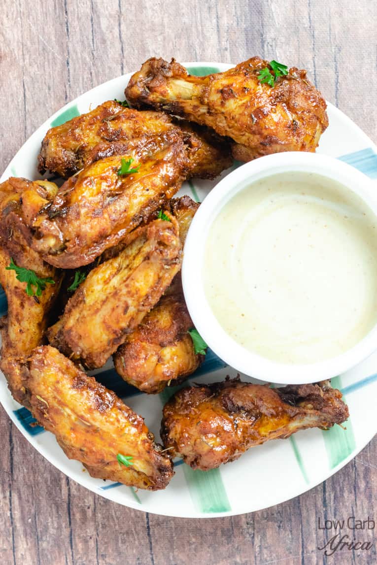 keto hot wings served with spicy mayo