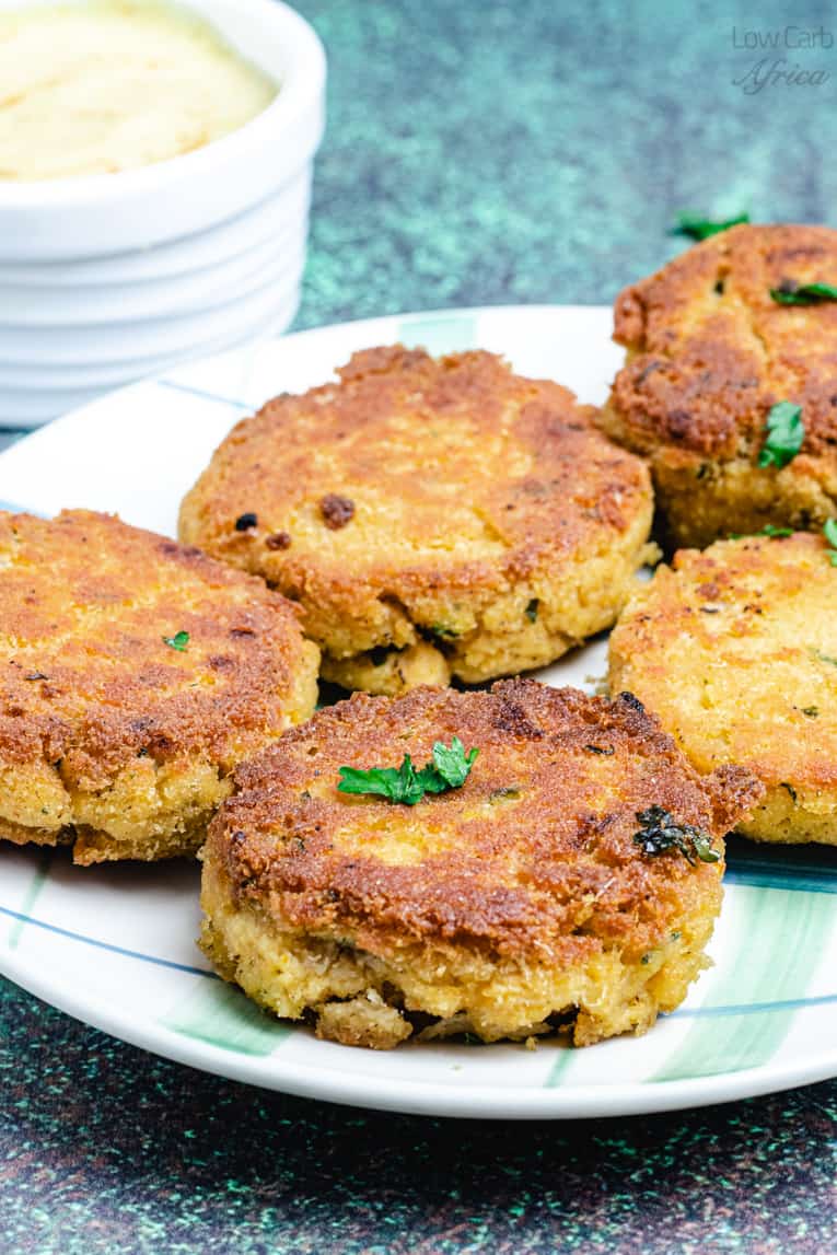 image of low carb fish patties with spicy mayonnaise
