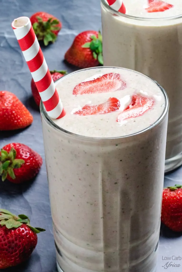 low carb spinach strawberry smoothie