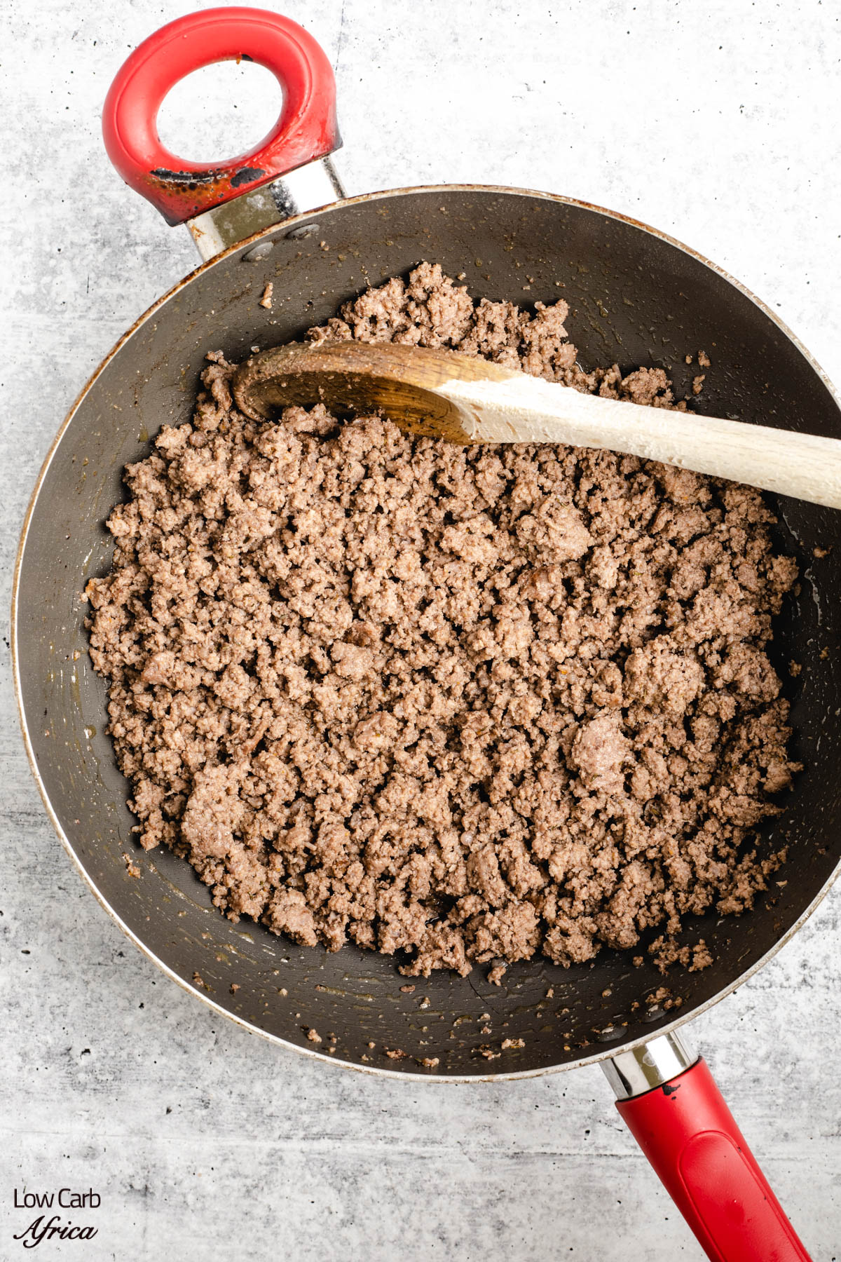 how to cook ground beef in a large skillet.