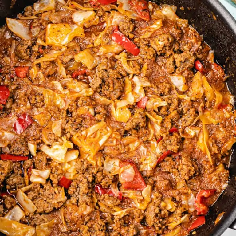 african cabbage stew in pan