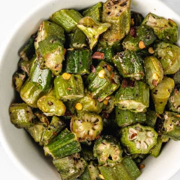air fryer frozen okra on a plate