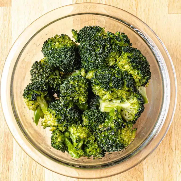 instant pot broccoli in a bowl