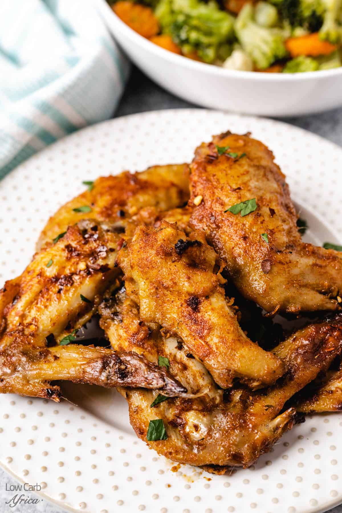 piri piri chicken wings ready to eat