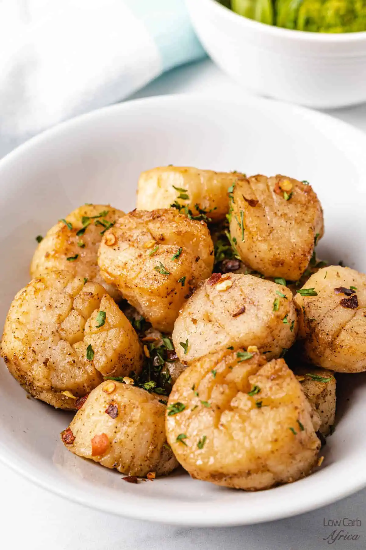 Air Fryer Scallops in a white plate