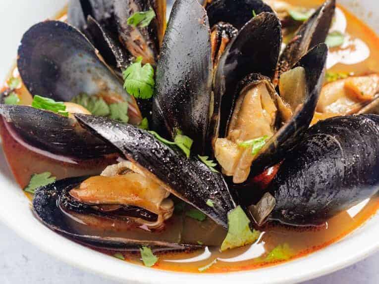 bowl of keto and low carb mussel soup