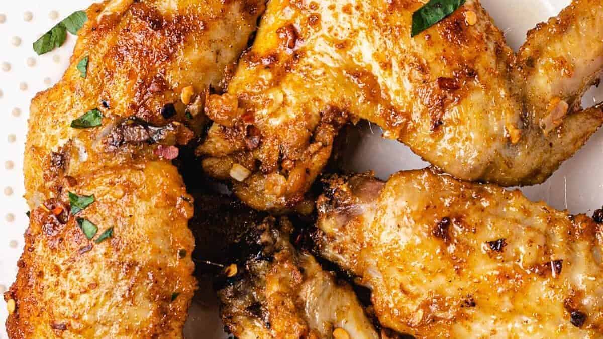 piri piri chicken wings ready to eat